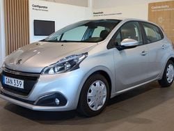 Ljusgrå Begagnad 2017 Peugeot 208 Active Halvkombi | 99 900 kr (Bra pris)