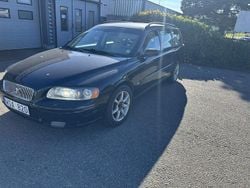 Begagnad 2005 Volvo V70 Momentum Kombi | 28 000 kr (Marknadspris)