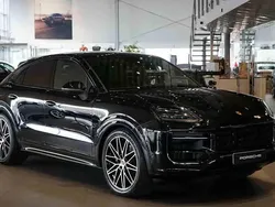 Svart Ny 2025 Porsche Cayenne SUV | 1 549 800 kr