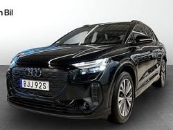 Svart Begagnad 2025 Audi Q4 e-tron Advanced Plus SUV | 559 000 kr (Marknadspris)