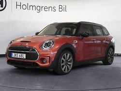 Röd (indian red metallic) Begagnad 2022 Mini Cooper Clubman Kombi | 299 500 kr (Marknadspris)