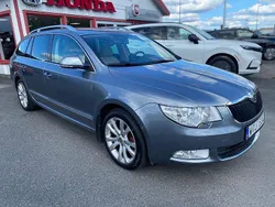 Silver Begagnad 2010 Skoda Superb Elegance Kombi | 94 900 kr (Marknadspris)
