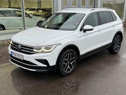 Vit Begagnad 2023 VW Tiguan Elegance SUV | 319 800 kr (Bra pris)