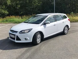 Vit Begagnad 2011 Ford Focus Titanium Kombi | 46 700 kr (Marknadspris)