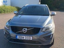 Grå Begagnad 2017 Volvo XC60 R-Design SUV | 160 000 kr