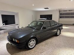 Svart Begagnad 1993 BMW 525 Sedan | 54 900 kr