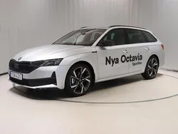 Silver Begagnad 2025 Skoda Octavia SportLine Kombi | 369 900 kr (Lite dyr)