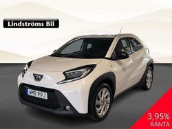Vit Begagnad 2022 Toyota Aygo X Comfort SUV | 169 000 kr (Marknadspris)