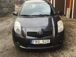 Grå Begagnad 2008 Toyota Yaris Halvkombi | 44 500 kr (Marknadspris)
