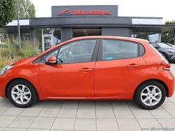 Orange Begagnad 2017 Peugeot 208 Halvkombi | 94 900 kr (Marknadspris)