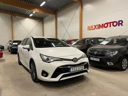 Vit Begagnad 2017 Toyota Avensis Multidrive S Kombi | 159 900 kr (Marknadspris)