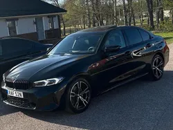 Svart Begagnad 2023 BMW 320 M Sport Sedan | 470 000 kr (Marknadspris)