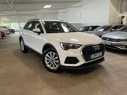 Vit Begagnad 2022 Audi Q3 Proline SUV | 299 000 kr (Marknadspris)