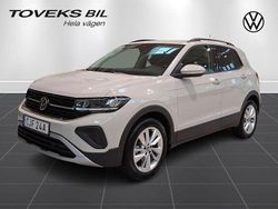 Ljusgrå (ascot grey) Begagnad 2025 VW T-Cross Life SUV | 239 900 kr (Lite dyr)