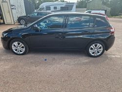 Svart Begagnad 2014 Peugeot 308 Active Halvkombi | 55 000 kr (Marknadspris)