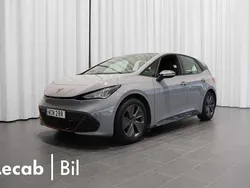 Ljusgrå (vapor grey) Begagnad 2022 Cupra Born Halvkombi | 254 500 kr (Marknadspris)