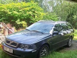 Grå Begagnad 2004 Volvo V40 Kombi | 10 000 kr (Marknadspris)