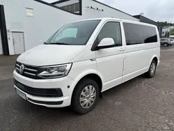 Vit Begagnad 2017 VW Caravelle Minibuss | 149 800 kr