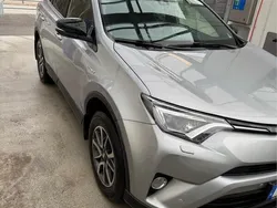 Silver Begagnad 2018 Toyota RAV4 Hybrid Edition SUV | 209 000 kr (Bra pris)