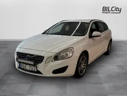 Vit Begagnad 2012 Volvo V60 Kinetic Kombi | 114 900 kr (Marknadspris)