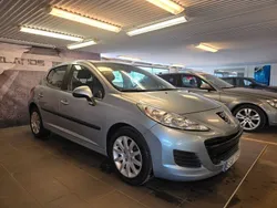 Mörkblå (blå) Begagnad 2010 Peugeot 207 Halvkombi | 39 900 kr (Marknadspris)