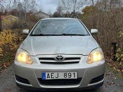 Silver Begagnad 2007 Toyota Corolla Halvkombi | 35 000 kr (Bra pris)