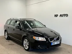 Svart Begagnad 2012 Volvo V70 Summum Kombi | 104 900 kr (Marknadspris)