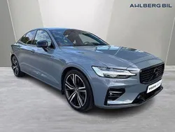 Grå Begagnad 2021 Volvo S60 R-Design Sedan | 369 500 kr (Marknadspris)