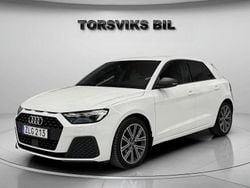 Vit Begagnad 2018 Audi A1 Sportback Halvkombi | 179 900 kr (Marknadspris)