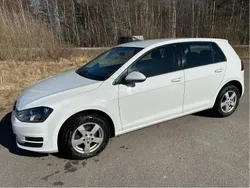 Vit Begagnad 2015 VW Golf VII Halvkombi | 122 500 kr (Marknadspris)