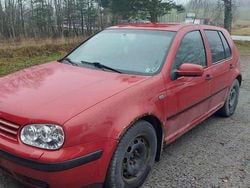 Röd Begagnad 2003 VW Golf IV Basis Halvkombi | 5 000 kr (Bra pris)