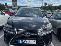 Svart Begagnad 2019 Lexus NX300h SUV | 255 999 kr (Marknadspris)