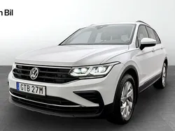 Vit Begagnad 2021 VW Tiguan Life SUV | 249 900 kr (Superpris)