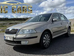 Ljusbrun (brun) Begagnad 2005 Skoda Octavia Halvkombi | 19 900 kr (Marknadspris)