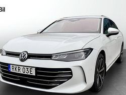 Vit Ny 2025 VW Passat Business Kombi | 479 900 kr (Superpris)
