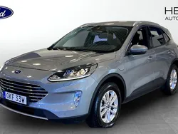 Grå (grey) Begagnad 2023 Ford Kuga Titanium SUV | 254 900 kr (Marknadspris)