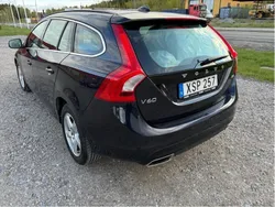 Blå Begagnad 2016 Volvo V60 Momentum Kombi | 145 000 kr (Marknadspris)
