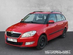 Röd Begagnad 2013 Skoda Fabia Elegance Halvkombi | 34 900 kr (Marknadspris)