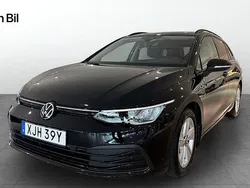 Svart (deep black pearl) Begagnad 2021 VW Golf VIII Life Kombi | 269 900 kr (Lite dyr)