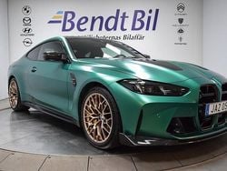 Individual frozen isle of man green metallic Begagnad 2025 BMW M4 Comfort Edition Sportkupé | 1 395 000 kr (Superpris)