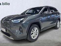 Grå Begagnad 2024 Toyota RAV4 Hybrid Executive SUV | 439 900 kr (Bra pris)