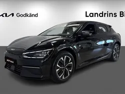 Svart (svart pearl metallic) Begagnad 2022 Kia EV6 3 SUV | 445 300 kr (Bra pris)