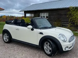 Vit Begagnad 2010 Mini Cooper Cabriolet Cab | 98 000 kr (Marknadspris)