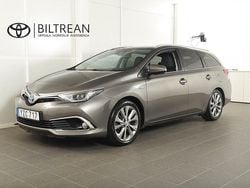 Mörkgrå Begagnad 2017 Toyota Auris Hybrid Executive Kombi | 159 900 kr (Marknadspris)