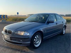Blå Begagnad 2001 BMW 325 Sedan | 42 000 kr (Bra pris)