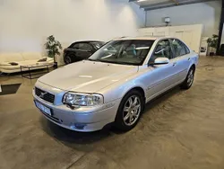 Ljusgrå (grå metallic) Begagnad 2005 Volvo S80 Sedan | 44 900 kr (Lite dyr)