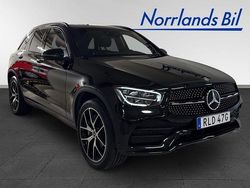 Svart Begagnad 2022 Mercedes GLC300 AMG line SUV | 429 000 kr