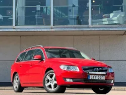Röd Begagnad 2016 Volvo V70 Momentum Kombi | 144 900 kr (Marknadspris)