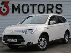 Vit Begagnad 2015 Mitsubishi Outlander P-HEV SUV | 108 900 kr (Marknadspris)