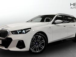Vit (white) Begagnad 2025 BMW 530e M Sport Kombi | 598 700 kr (Superpris)
